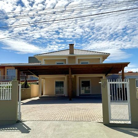 Casa Na Praia Em Sc Com Wi-Fi E Churrasqueira Пинхейра Екстериор снимка